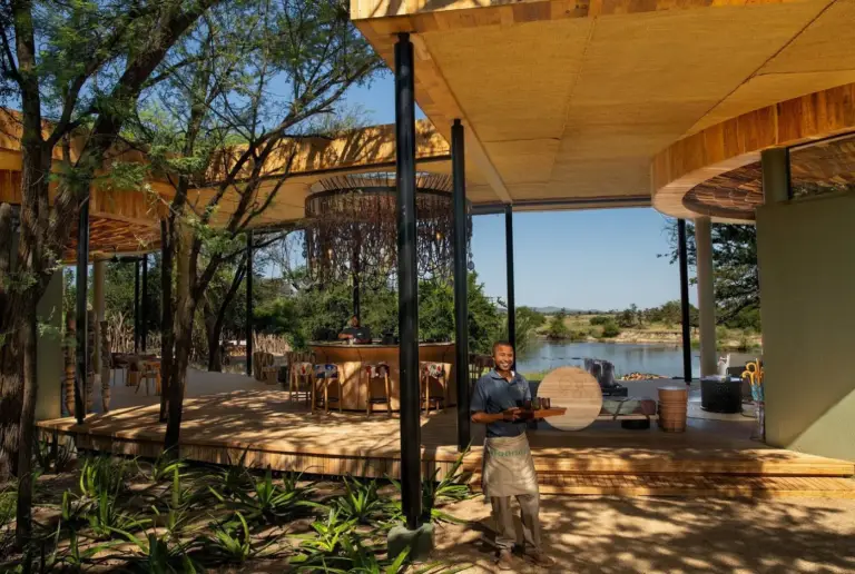 ANDBEYOND GRUMETI RIVER LODGE - 3