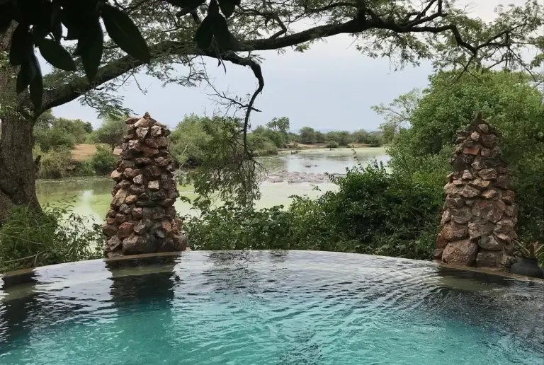 ANDBEYOND GRUMETI RIVER LODGE - 9